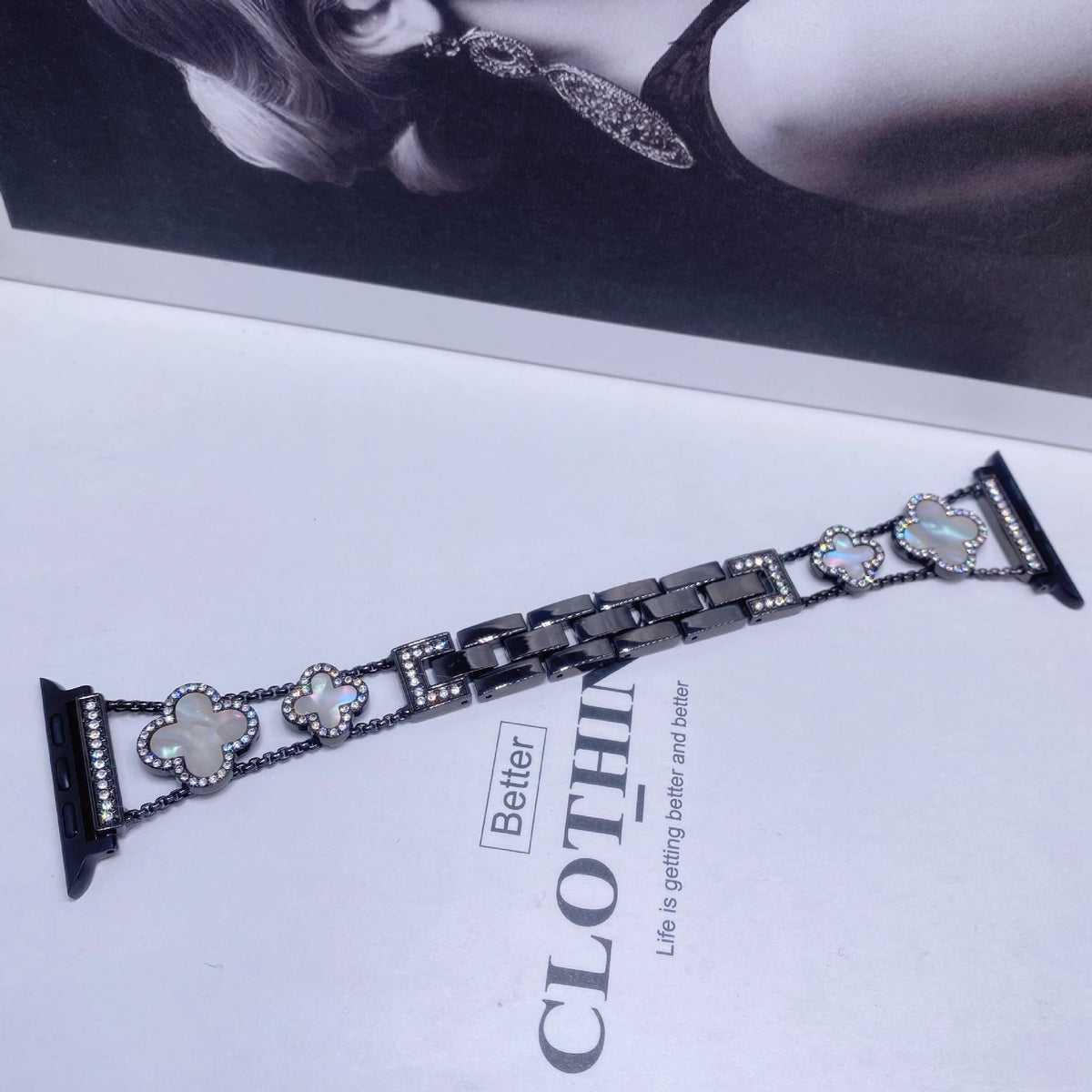 Comfortable clasp feature of watch band image 8