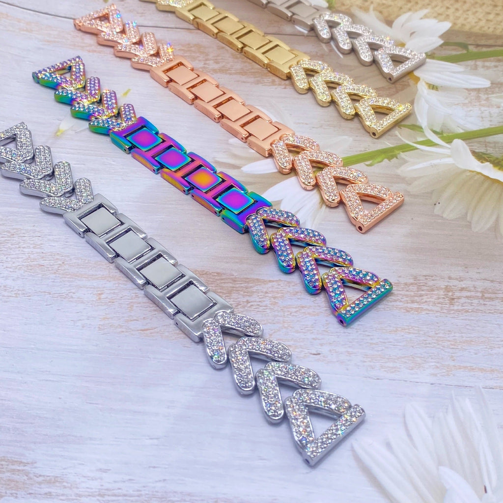Diamond-studded Apple Watch band in gold