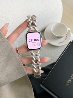 Starlight Metal Apple Watch Band close-up view