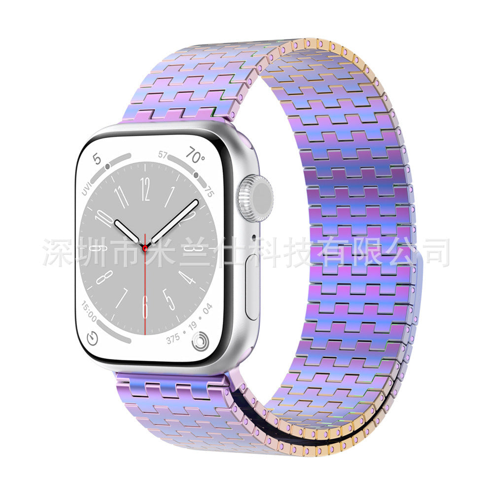 Lifestyle image of the Apple Watch with Metal Loop Band