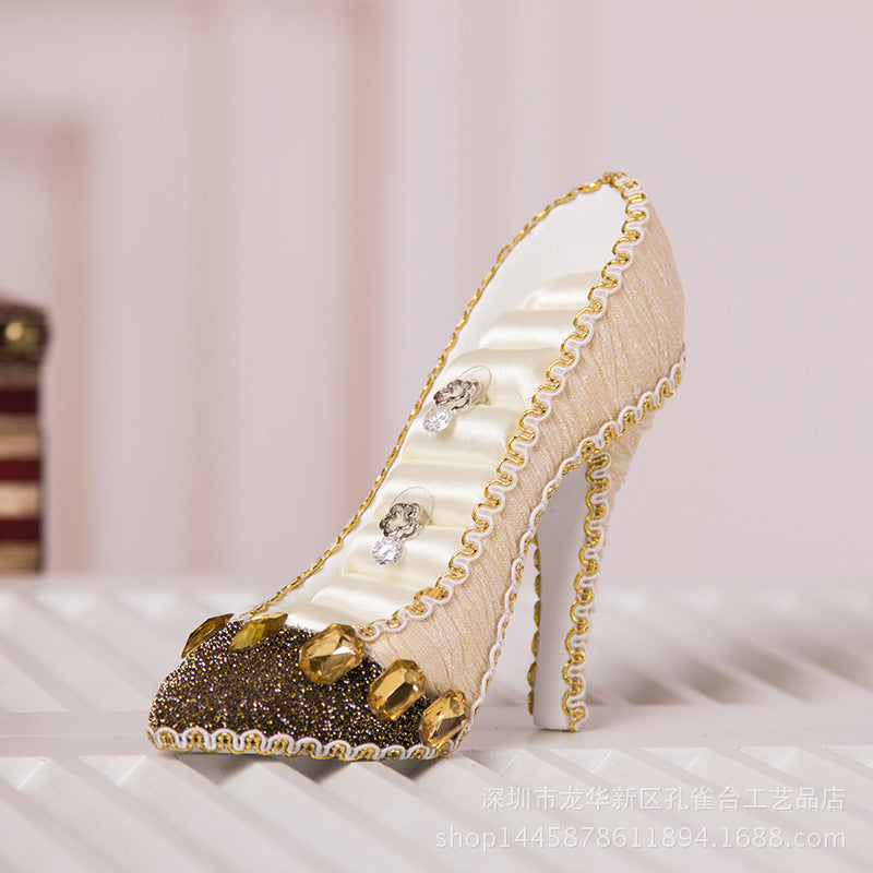 Multicoloured elegant shoe design jewellery stand 4