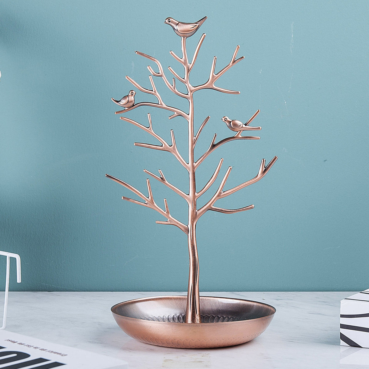 Stylish Multi-Branch Jewelry Holder Image 3