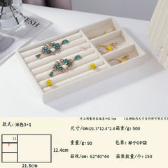 Compact velvet jewelry organizer for accessories