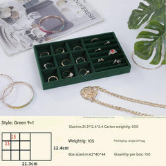 Compact velvet jewelry organizer for accessories