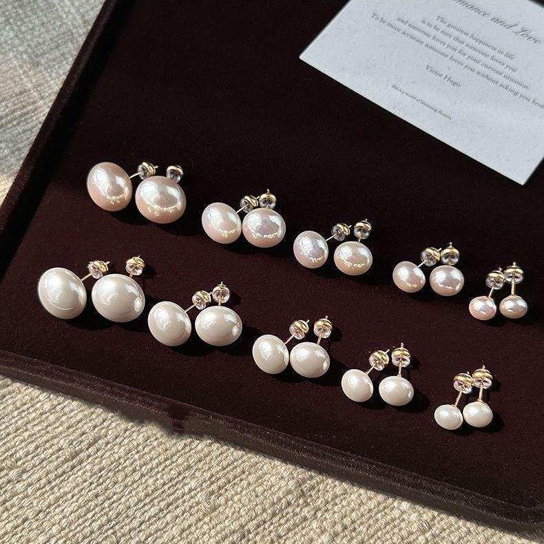 Elegant Pearl Earrings in light - Image 4