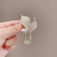 Elegant Multi-Diamond Leaf Brooch with Zircon Stones - Image 1