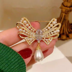 Trendy vintage brooch for casual outfits