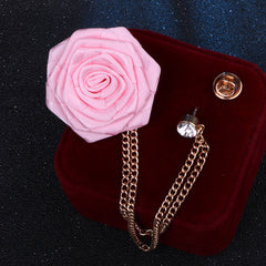 Versatile brooch suitable for men and women