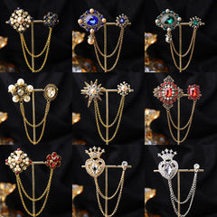 Complete packaging of necklace and brooch set