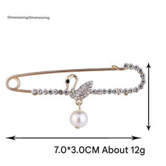 Elegant Floral Brooch Design for Women - Image 3