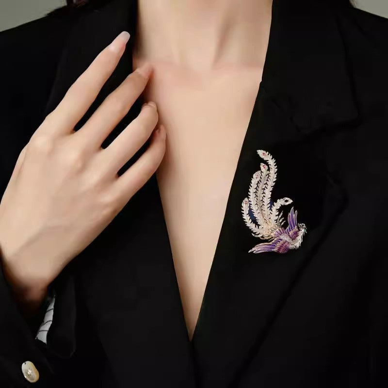 Stylish women's brooch accessory