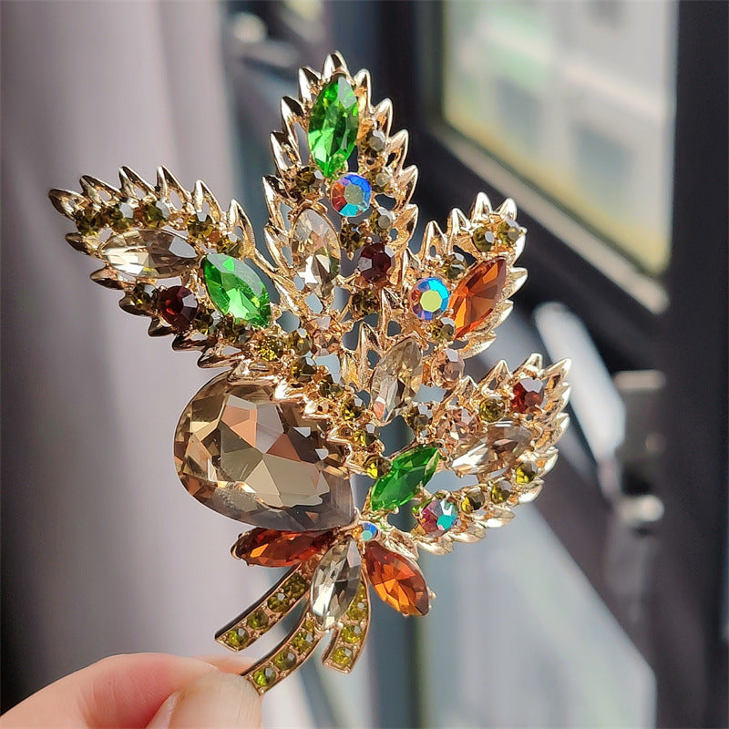 Stylish beauty of crystal brooch