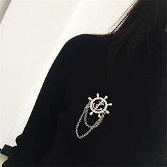 Elegant Brooch for Men and Women Image 3