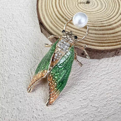 Colourful cicada pin accessory image 4