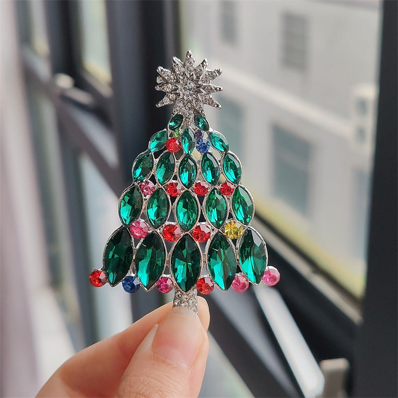 Stylish green rhinestone Christmas tree brooch