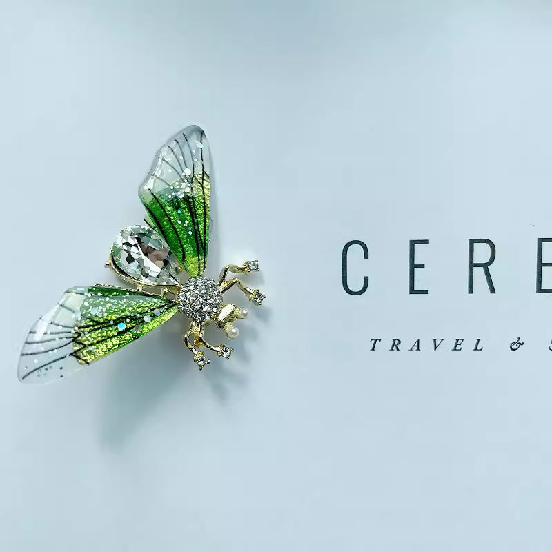 Fashion accessory bee brooch for special occasions