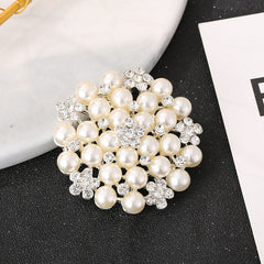 Elegant Vintage Floral Brooch Pin image 3