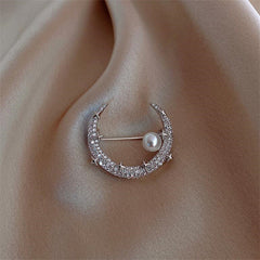 Elegant Vintage Floral Brooch Pin image 7