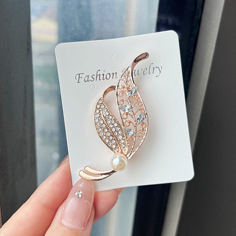 Pearl and Rhinestone Decoration Brooch