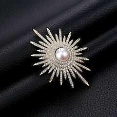 Decorative brooch pin with pearl details
