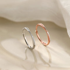 Rose gold adjustable ring with cross lines