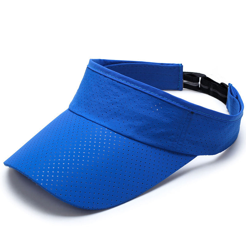 Adjustable fit of a men's sun hat
