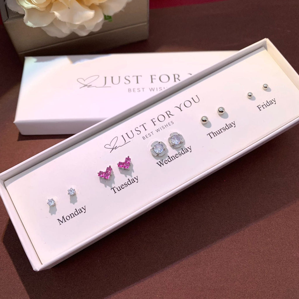 Cute Daisy Rabbit Stud Earrings Set - Image 2