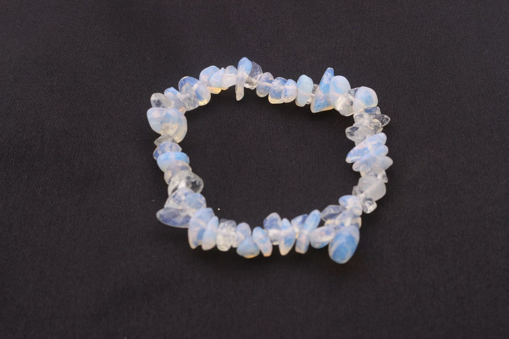 Fashion jewellery bracelet with unique charm features
