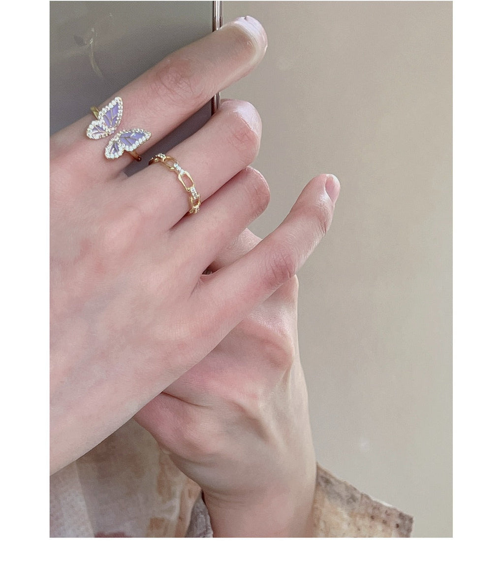 Stylish women's rings with unique designs