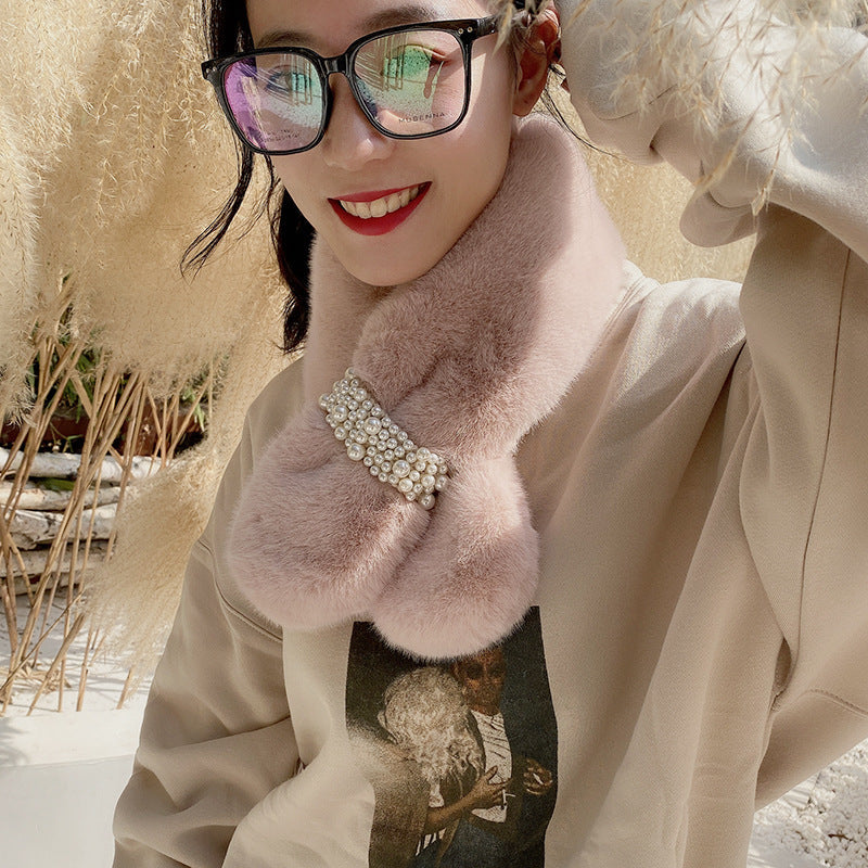 faux fur neck warmer in light grey colour