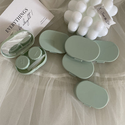 Durable contact lens holder in trendy colours