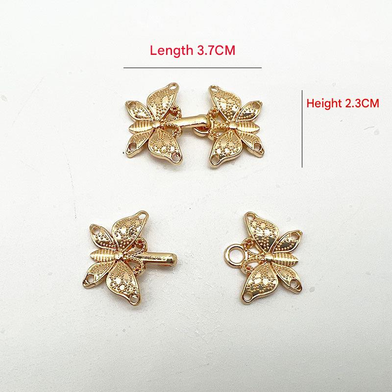 Clasp fastening on a Hanfu dress