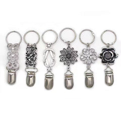 Fashionable hat clip with multiple colour options